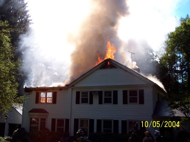 MKFD Fast Team response to working fire in Armonk October 2004