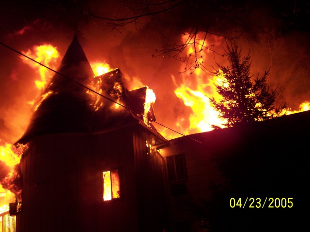 Another Shot - Yeshiva Fire April 2005