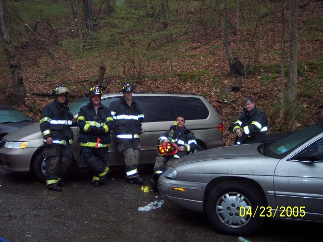 The guys of IFCO, taking a break - Yeshiva April 2005