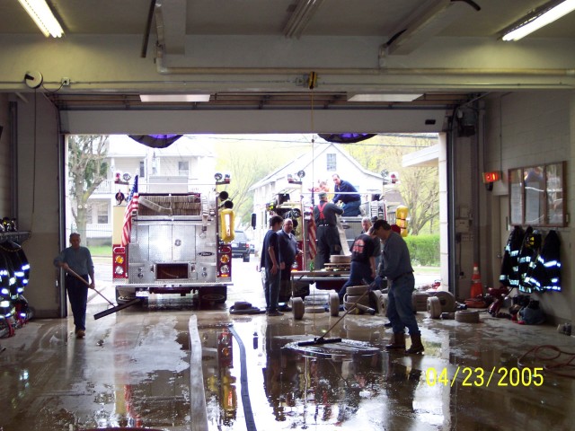 The guys of IFCo cleaning up and putting the rigs back together atfer the Yeshiva Fire