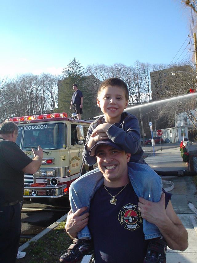 Captain Rizzotto and Louie Jr. at IFCO and Hooks pumping drill. (1/6/07)